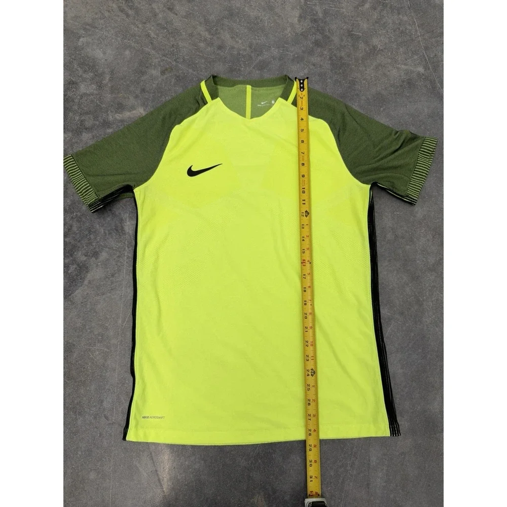 Nike Aeroswift Strike SS Soccer‎ Training Shirt - 725868-702 - Volt - Medium